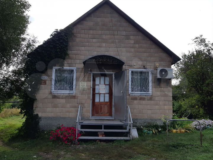 Дом 37,2 м² на участке 1 сот.