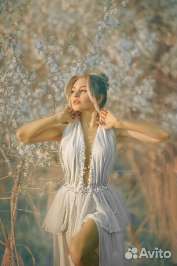 Аренда летящего платья с жемчугом