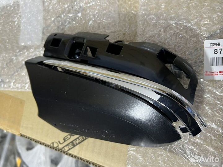 Крышка зеркала левая Toyota Camry V70