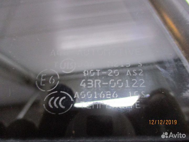 Стекло двери задней левой форточка Suzuki Grand Vi