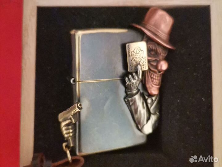 Зажигалка zippo Джокер с картой и пистолетом