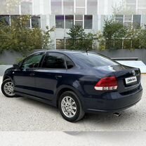 Volkswagen Polo 1.6 AT, 2011, 230 000 км, с пробегом, цена 735 000 руб.