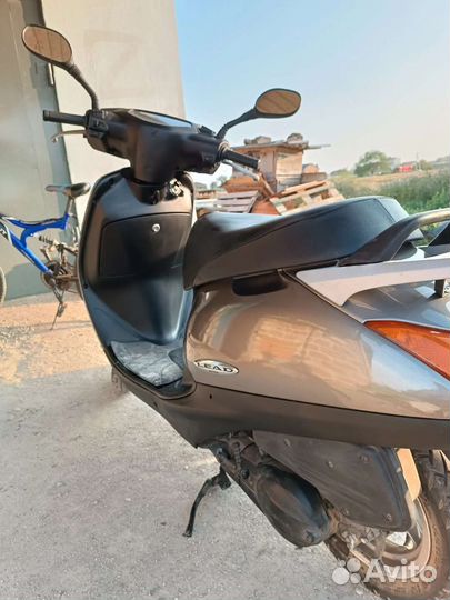 Мопед Honda lead af 48