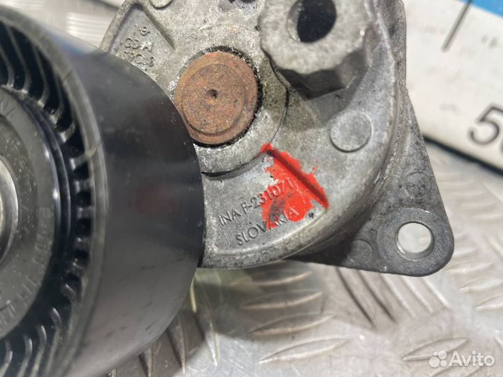 Б/У Натяжитель ремня с роликом MB#001