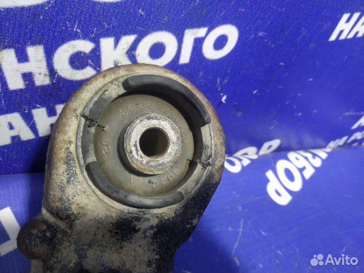 Задний правый поворотный кулак Bmw E36 седан 1996