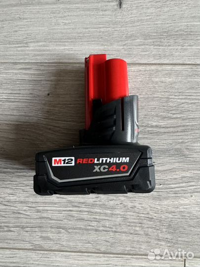 Аккумулятор Milwaukee m12 4Ач
