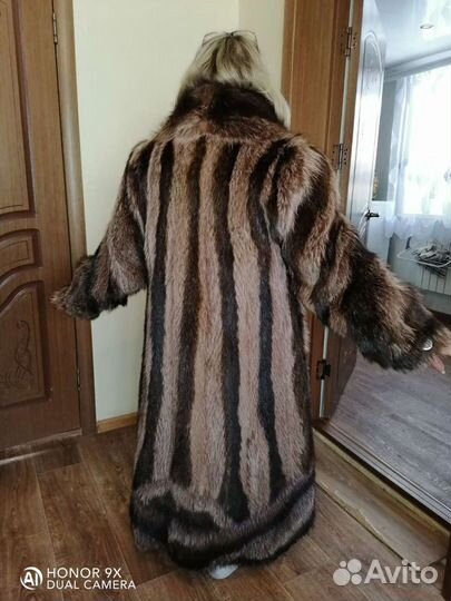 Шуба из енота