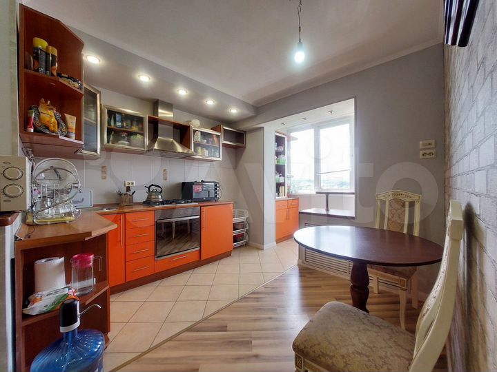 4-к. квартира, 90 м², 9/10 эт.