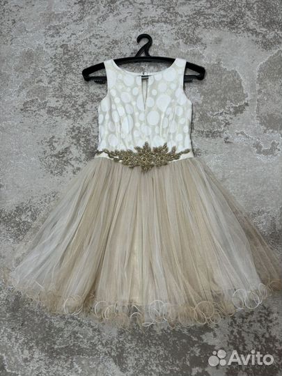 Платье праздничное