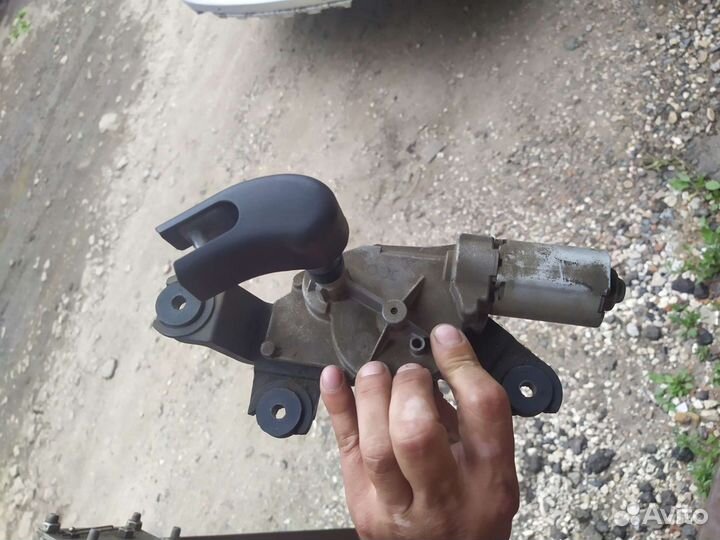 Мотор стеклоочистителя багажника Kia ceed 2