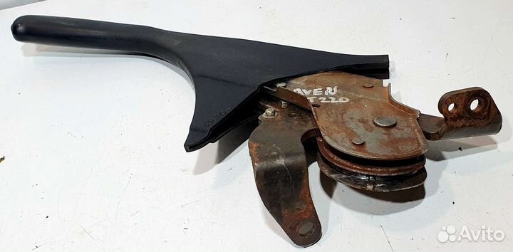 Рычаг стояночного тормоза Toyota Avensis T220