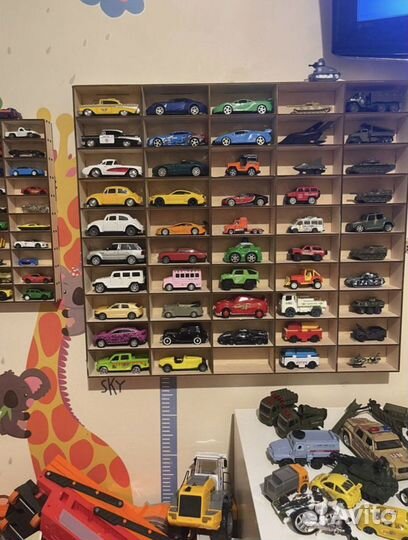 Полка стеллаж для моделей 1.43