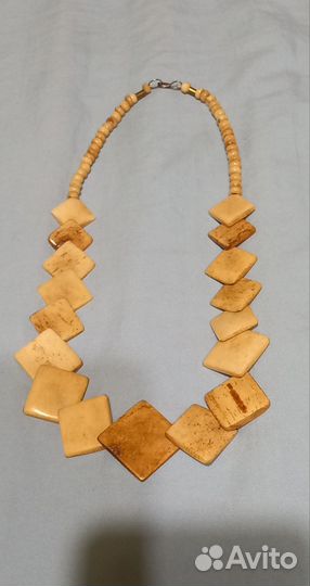 Старинные бусы