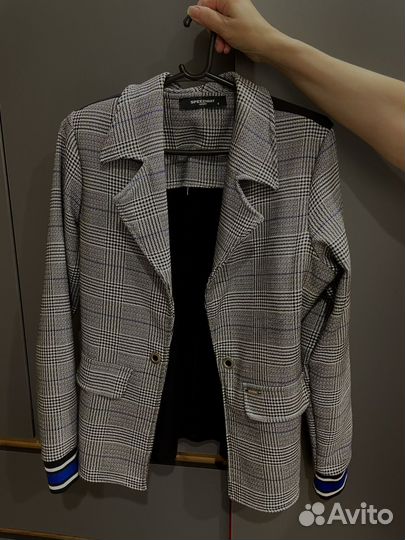 Костюм женский штаны и пиджак