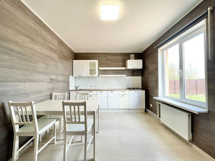 Дом 175 м² на участке 9 сот.