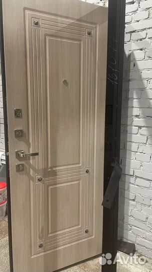 Дверь входная металлическая в наличии