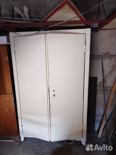 Сейф металлический большой