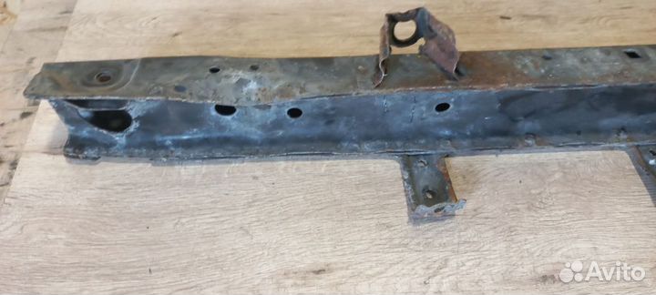 Подрадиаторная балка Nissan Juke