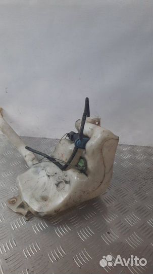 Бачок омывателя Jeep Cherokee внедорожник 5 дв