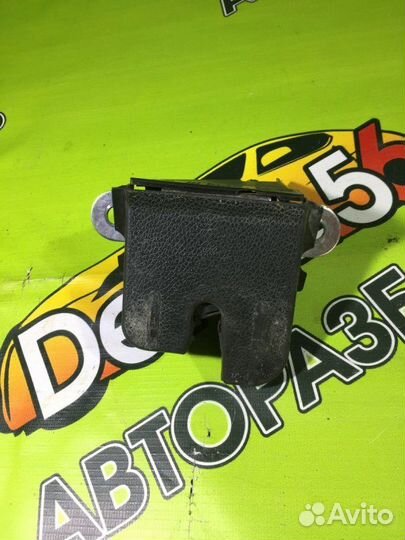 Замок багажника задний Volkswagen Golf Plus (Mk5)