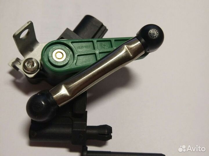 Датчик положения кузова туарег 7p0616214