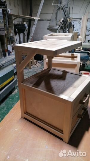 Тумбочка прикроватная из массива