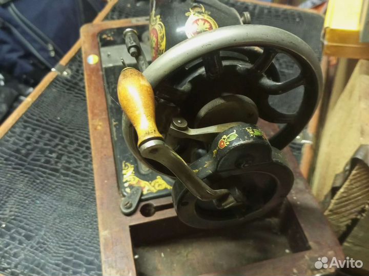 Швейная машинка Зингер