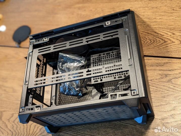 Cooler Master NR200 black