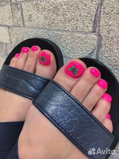 Педикюр Славянка