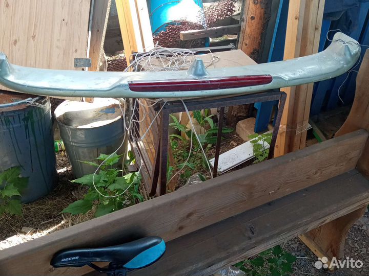 Продам спойлер на авто