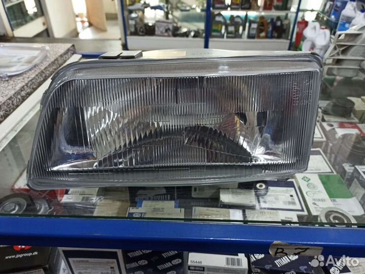 Новая левая фара