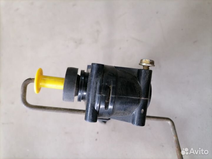 Активатор замка багажника Mercedes-Benz 190/W201