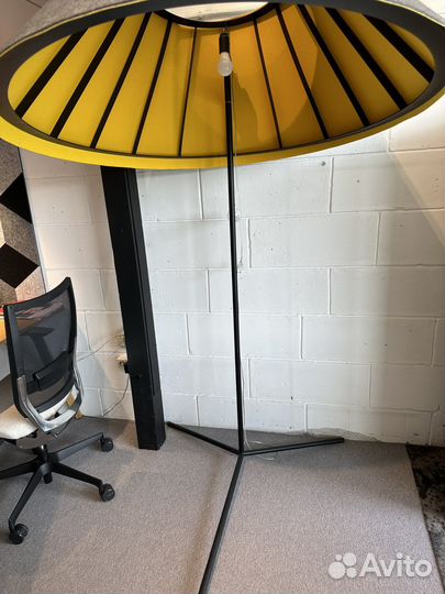 Торшер напольный с абажуром