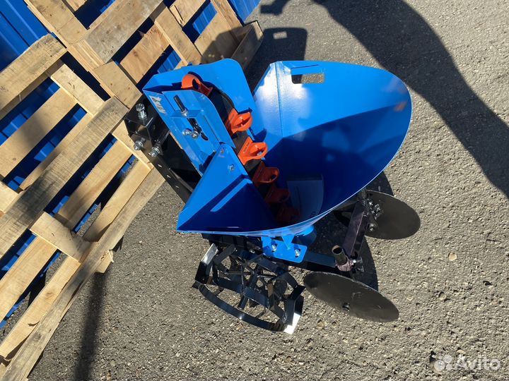 Картофелесажалка на мотоблок