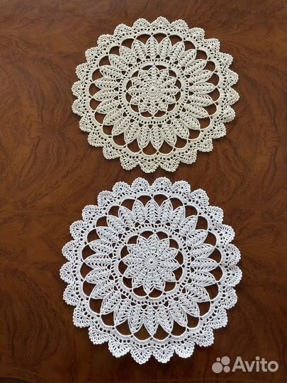 Вязаные салфетки ручной работы
