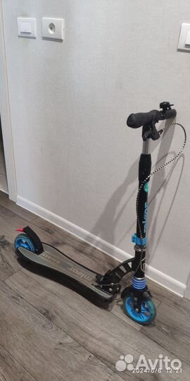 Самокат детский двухколесный с ручным тормозом