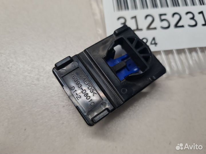 Кронштейн крепления спойлера переднего бампера Toyota Land Cruiser 200 2008