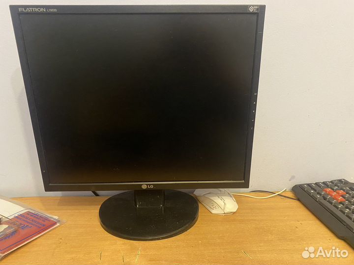 Монитор LG flatron L1953S