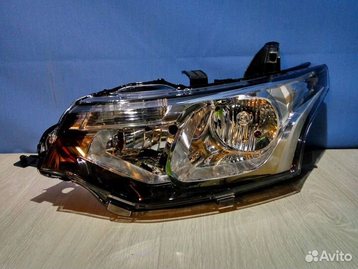 Фара левая Mitsubishi Outlander 3 (2012-нв)