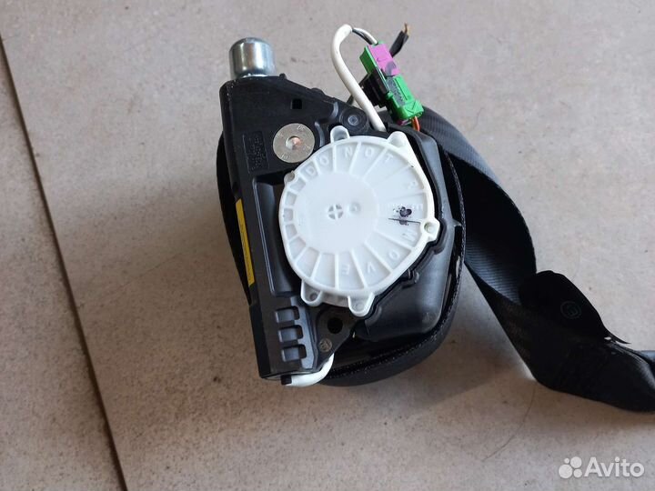 Задний средний ремень безопасности Volvo XC60