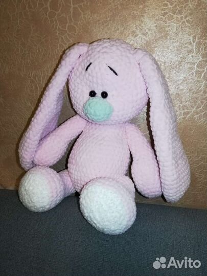 Заяц вязаный