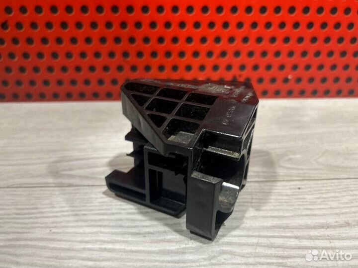 Кронштейн бампера задний правый Lexus Es axzh10