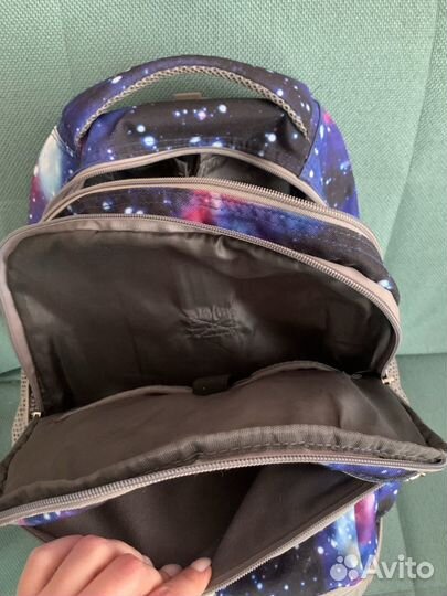 Рюкзак на колесиках