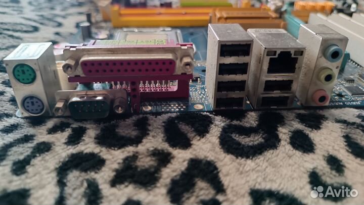 Материнская плата gigabyte + intel 2quad