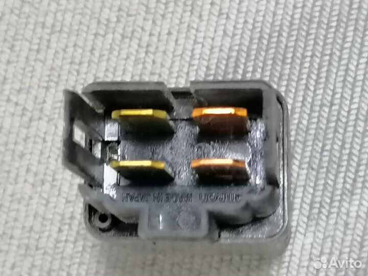 Реле универсальное MB183865 Omron 12V (1341D6)