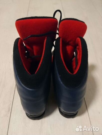 Лыжные ботинки детские новые