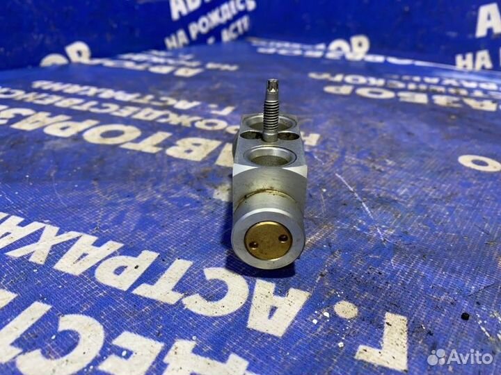 Клапан кондиционера Ford Focus 3 седан pnda 2012