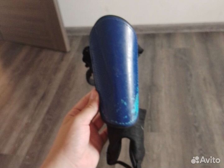 Футбольные щитки