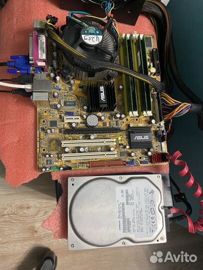 Материнская плата с процессором и памятью