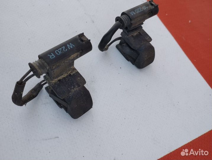 Форсунка омывателя лобового стекла Мерседес W220